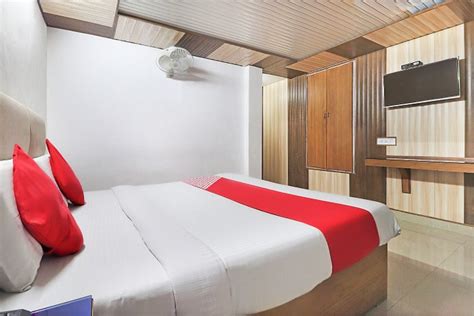 oyo 12023 hotel jasmine dalhousie india 6 km from Star village fun and food cafe and offers 24-hour front desk, laundry service and housekeeping
